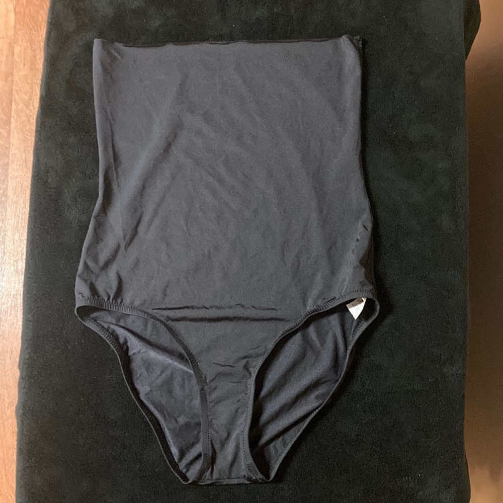 Trina Turk size 6 high rise black bikini bottoms
